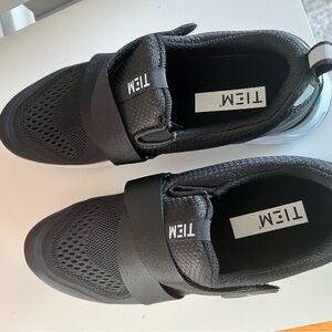 Black Tiem Spin Shoes